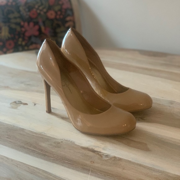 Jessica Simpson Nude Patent Calie Pumps 
